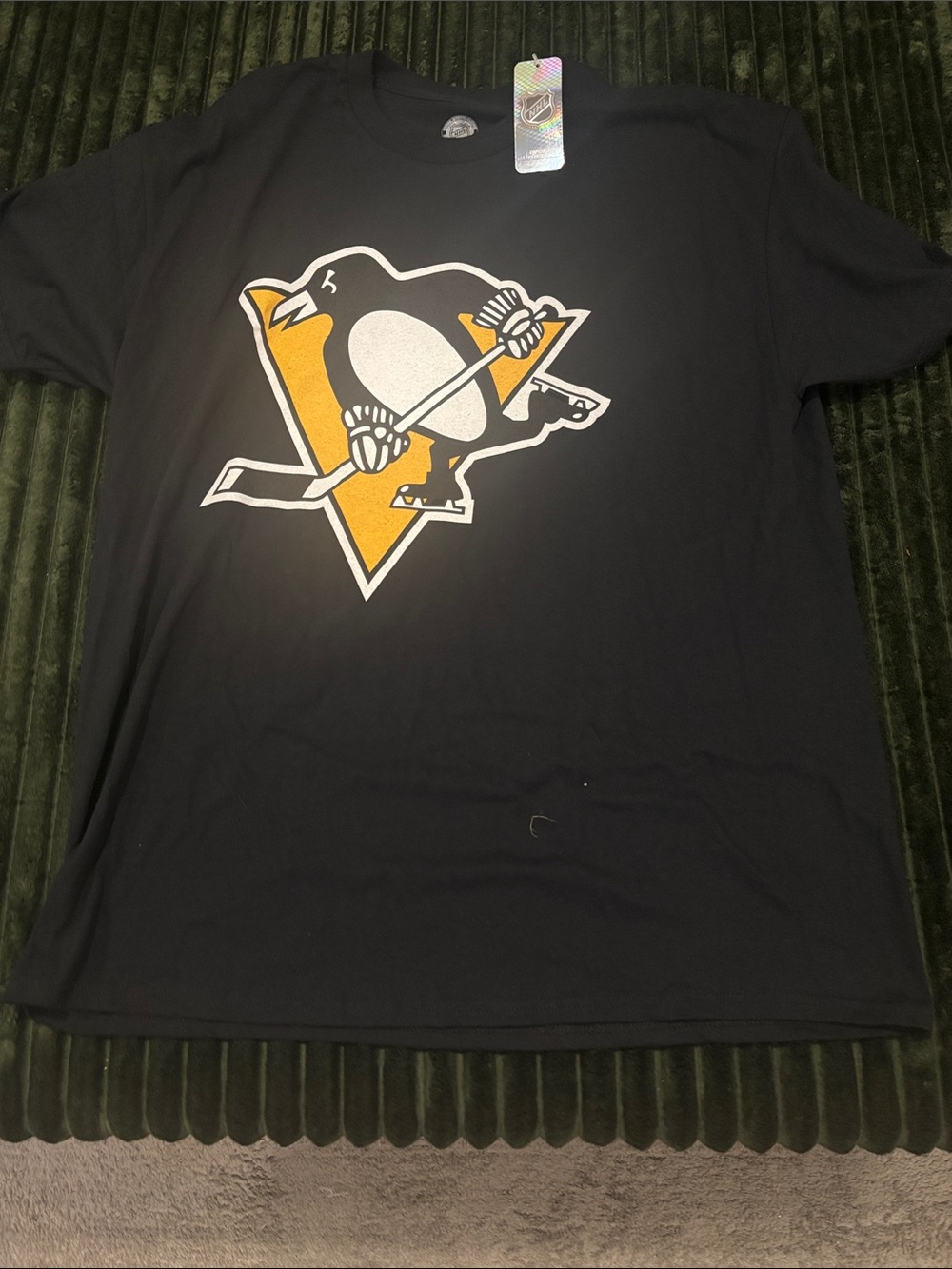 Pittsburgh Penguins Black Graphic Tee - Yellow & White Logo